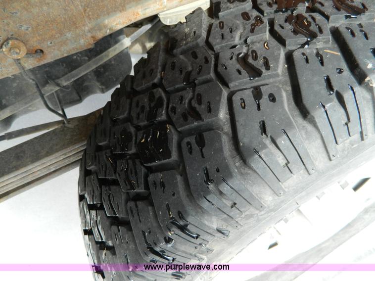 image for item D8832 2002 Chevrolet C2500 pickup truck