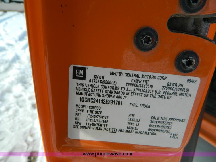 image for item D8832 2002 Chevrolet C2500 pickup truck