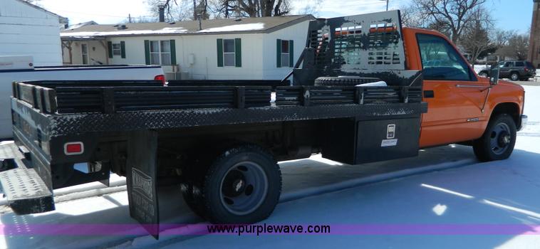 image for item D8833 2000 Chevrolet C3500 LS pickup truck