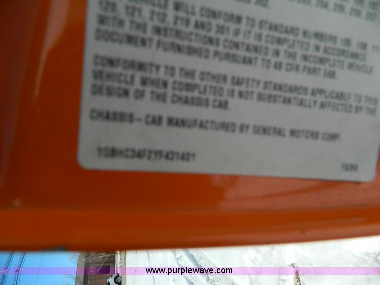 image for item D8833 2000 Chevrolet C3500 LS pickup truck