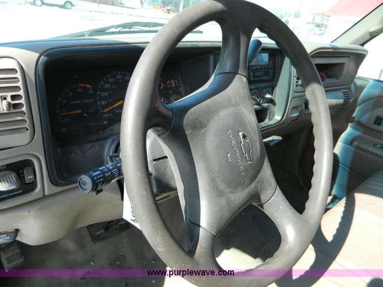 image for item D8833 2000 Chevrolet C3500 LS pickup truck