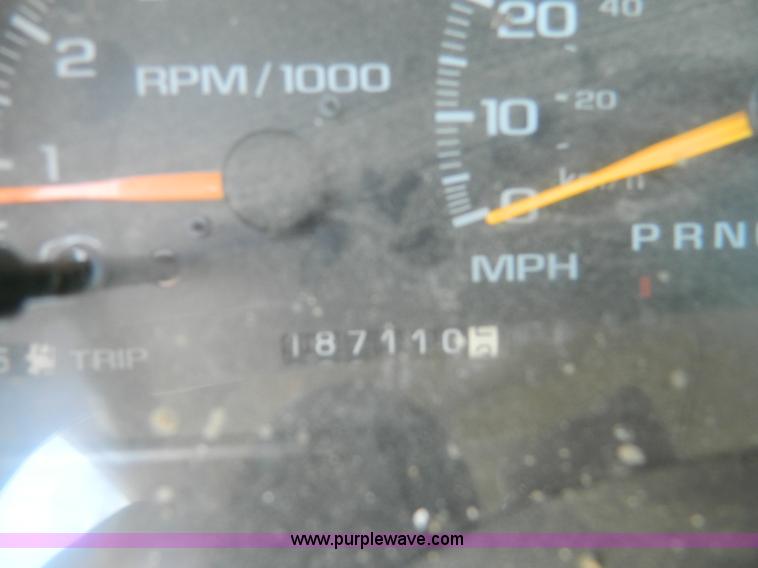 image for item D8833 2000 Chevrolet C3500 LS pickup truck