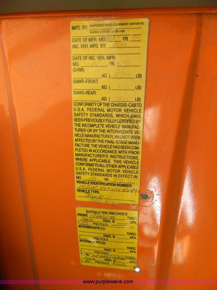 image for item D8833 2000 Chevrolet C3500 LS pickup truck