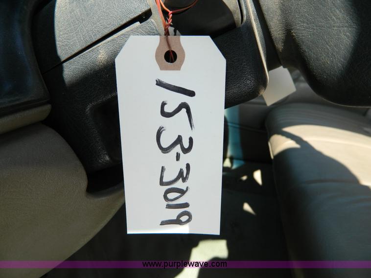 image for item D8833 2000 Chevrolet C3500 LS pickup truck