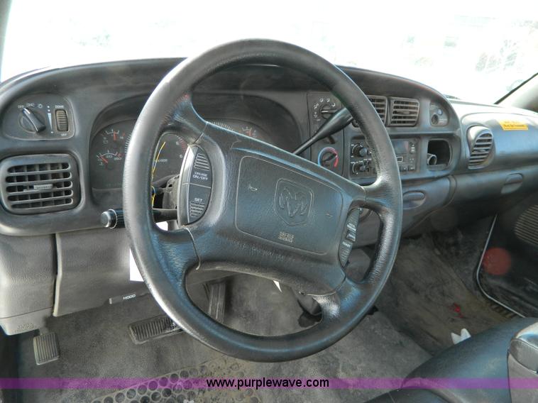 image for item D8834 2001 Dodge Ram 1500 pickup truck