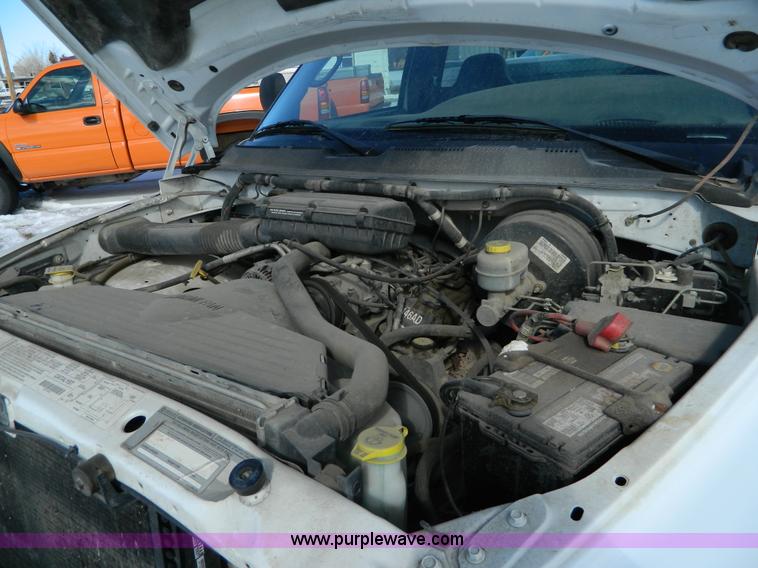 image for item D8834 2001 Dodge Ram 1500 pickup truck