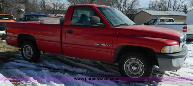 image for item D8835 1999 Dodge Ram 1500 pickup truck