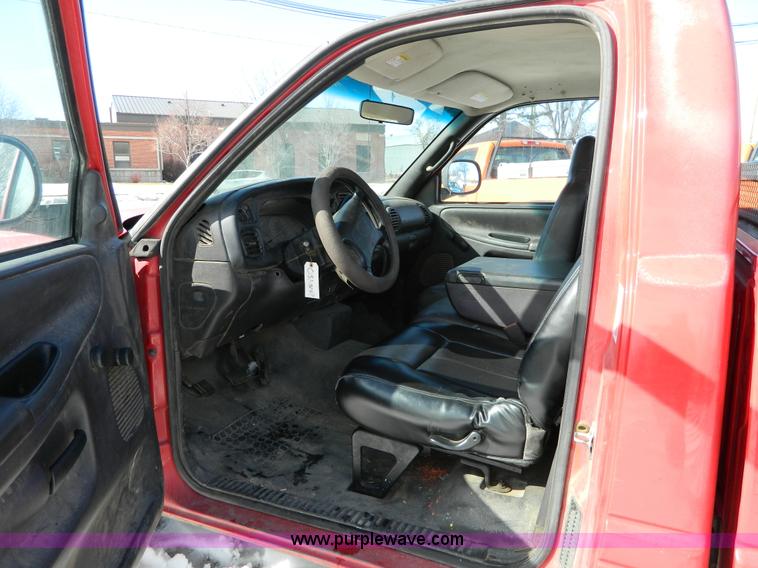 image for item D8835 1999 Dodge Ram 1500 pickup truck