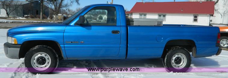 image for item D8836 2001 Dodge Ram 1500 pickup truck