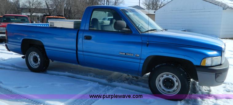 image for item D8836 2001 Dodge Ram 1500 pickup truck
