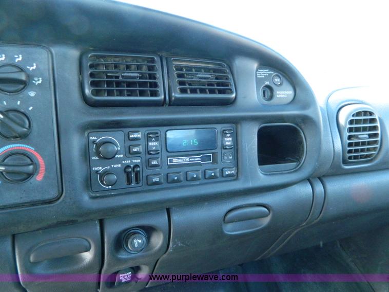 image for item D8836 2001 Dodge Ram 1500 pickup truck