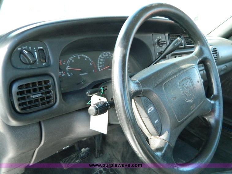 image for item D8836 2001 Dodge Ram 1500 pickup truck