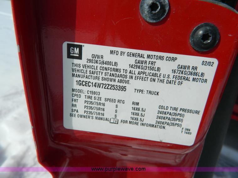 image for item D8837 2002 Chevrolet Silverado 1500 pickup truck