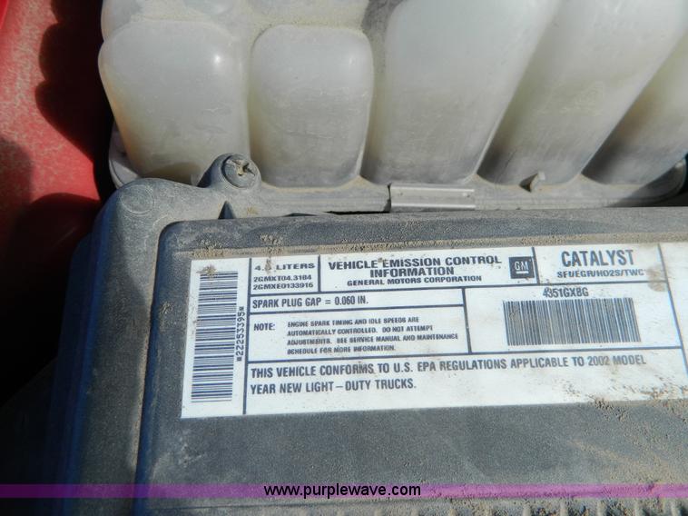 image for item D8837 2002 Chevrolet Silverado 1500 pickup truck