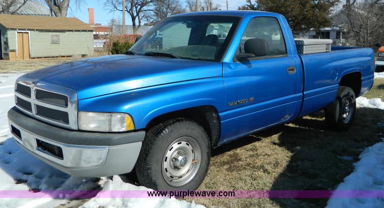 image for item D8838 1999 Dodge Ram 1500 pickup truck