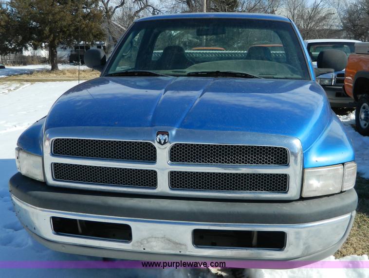 image for item D8838 1999 Dodge Ram 1500 pickup truck