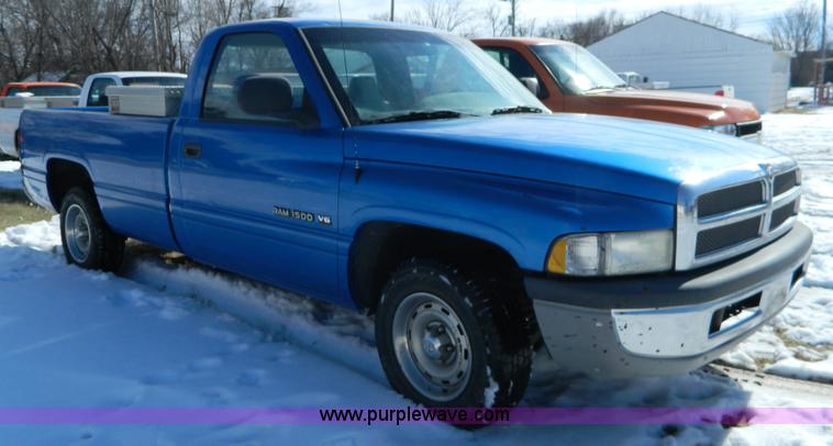image for item D8838 1999 Dodge Ram 1500 pickup truck