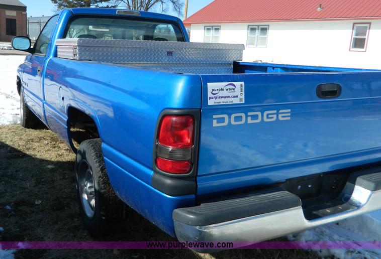 image for item D8838 1999 Dodge Ram 1500 pickup truck