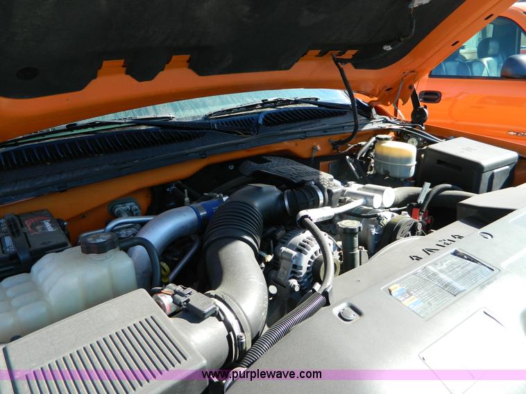 image for item D8839 2002 Chevrolet Silverado 2500HD pickup truck