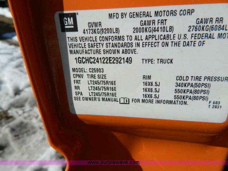 image for item D8840 2002 Chevrolet Silverado 2500 pickup truck