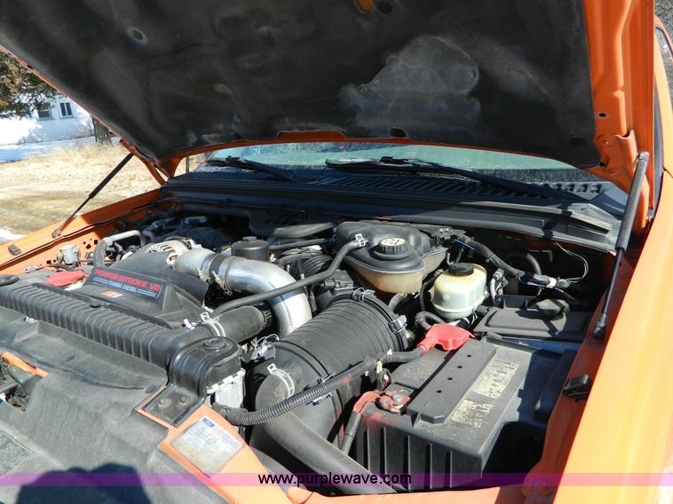 image for item D8841 2003 Ford F250 pickup truck