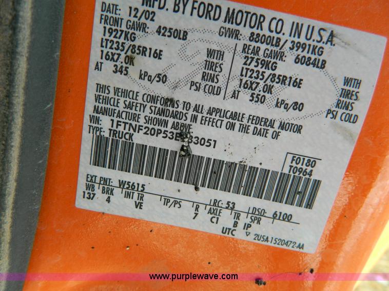 image for item D8842 2003 Ford F250 pickup truck