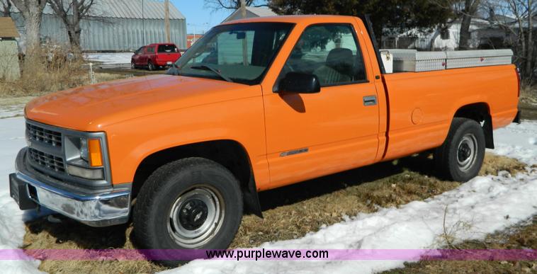 image for item D8843 1998 Chevrolet 2500HD pickup truck