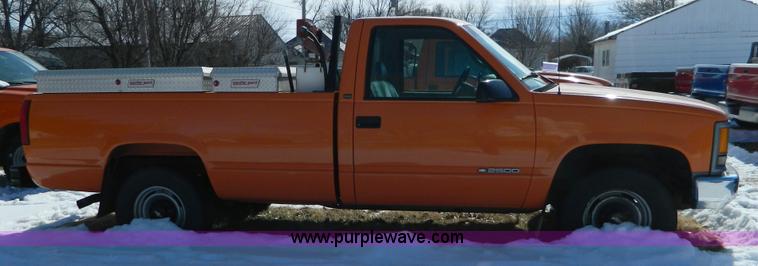image for item D8843 1998 Chevrolet 2500HD pickup truck