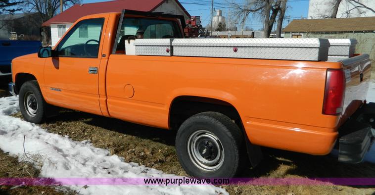 image for item D8843 1998 Chevrolet 2500HD pickup truck