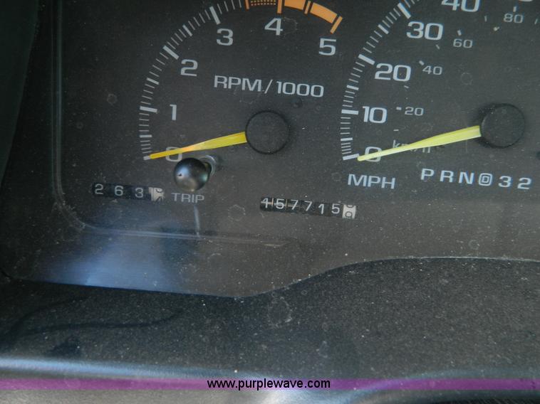 image for item D8843 1998 Chevrolet 2500HD pickup truck