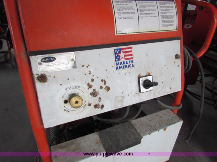 image for item I9520 2004 Alkota 3122T pressure washer