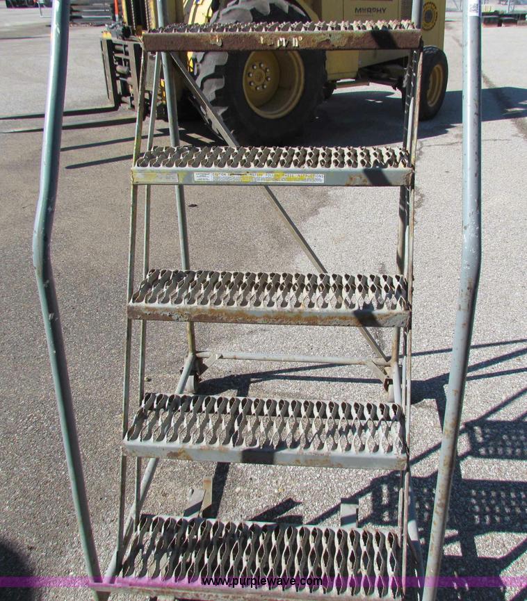 image for item I9586 Cotterman 0203 five step rolling steel ladder