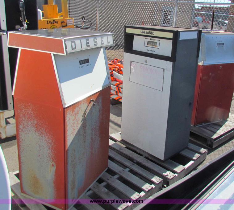 image for item I9599 (3) fuel pumps