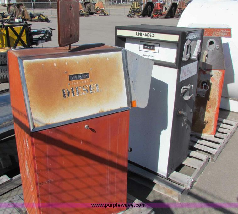 image for item I9599 (3) fuel pumps