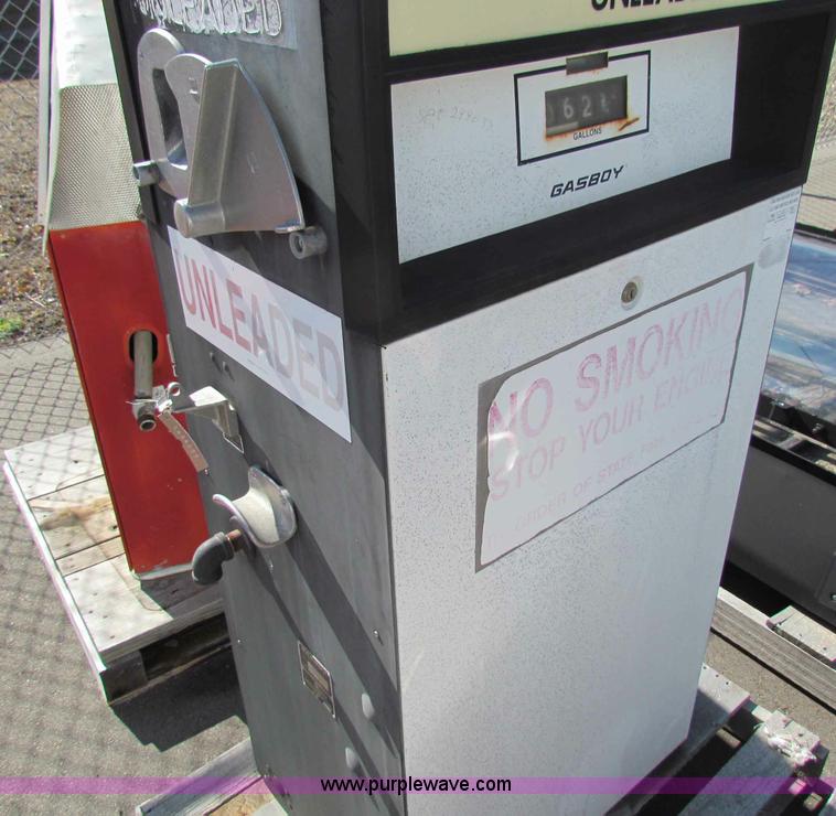 image for item I9599 (3) fuel pumps