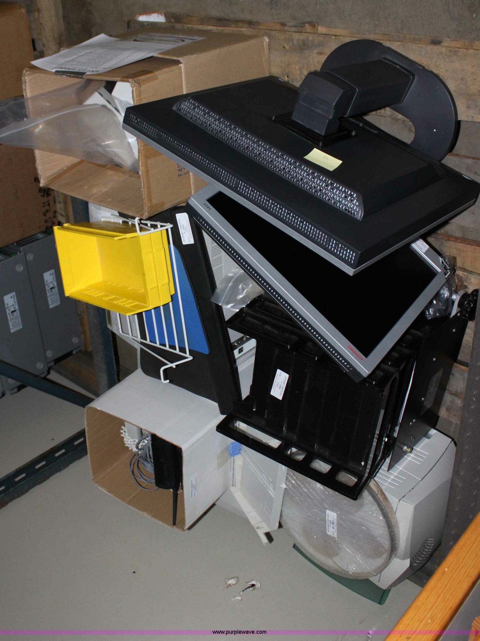 Assorted office supplies in Topeka, KS Item A7065 sold Purple Wave