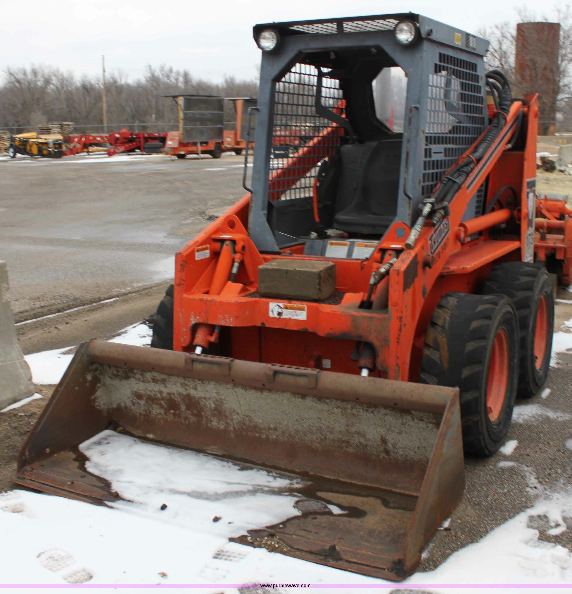 1997 Thomas 173HLS skid steer in Hutchinson, KS Item A7180 sold Purple Wave