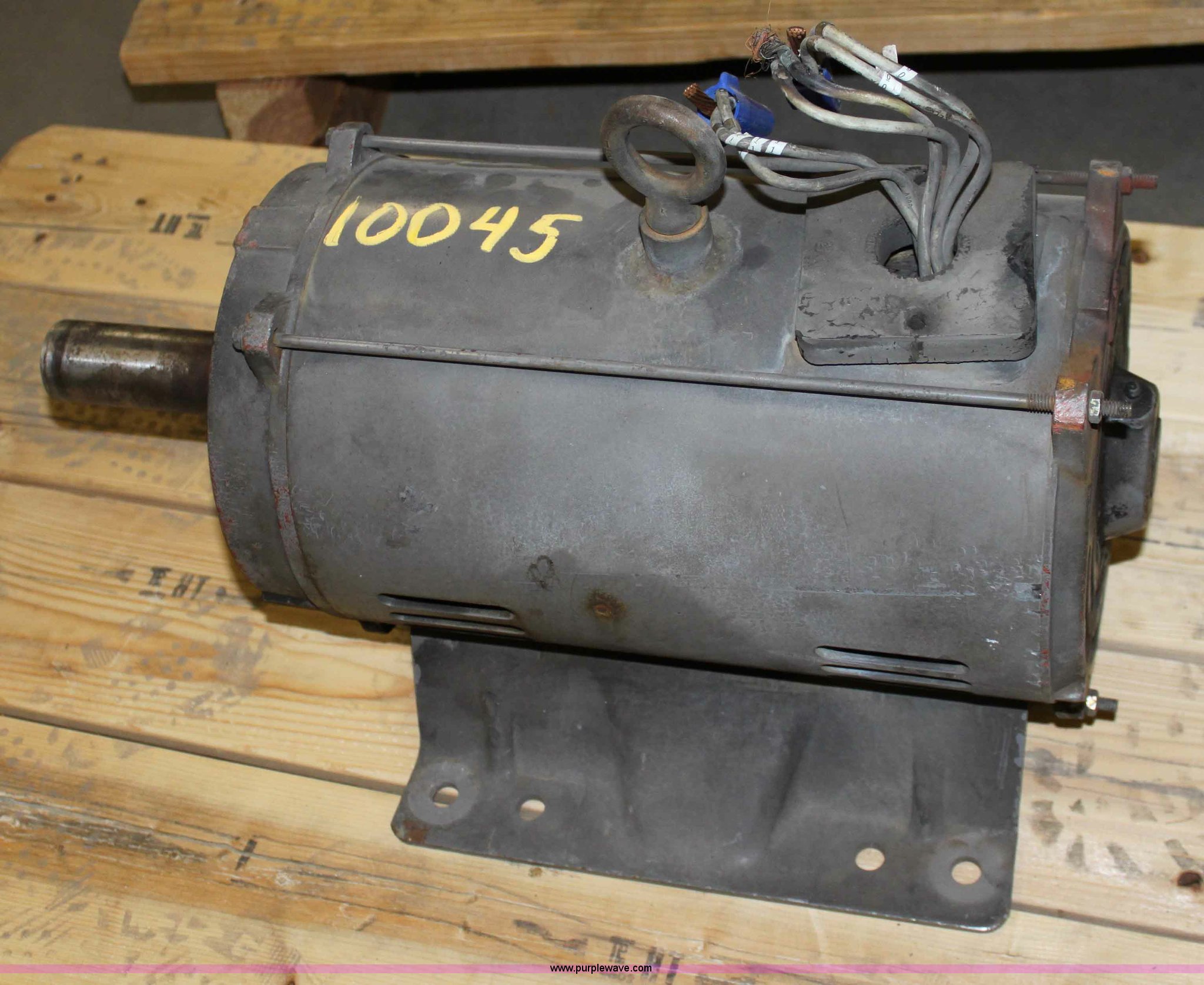 Century Electric H215T electric motor in Topeka, KS Item B8978 sold