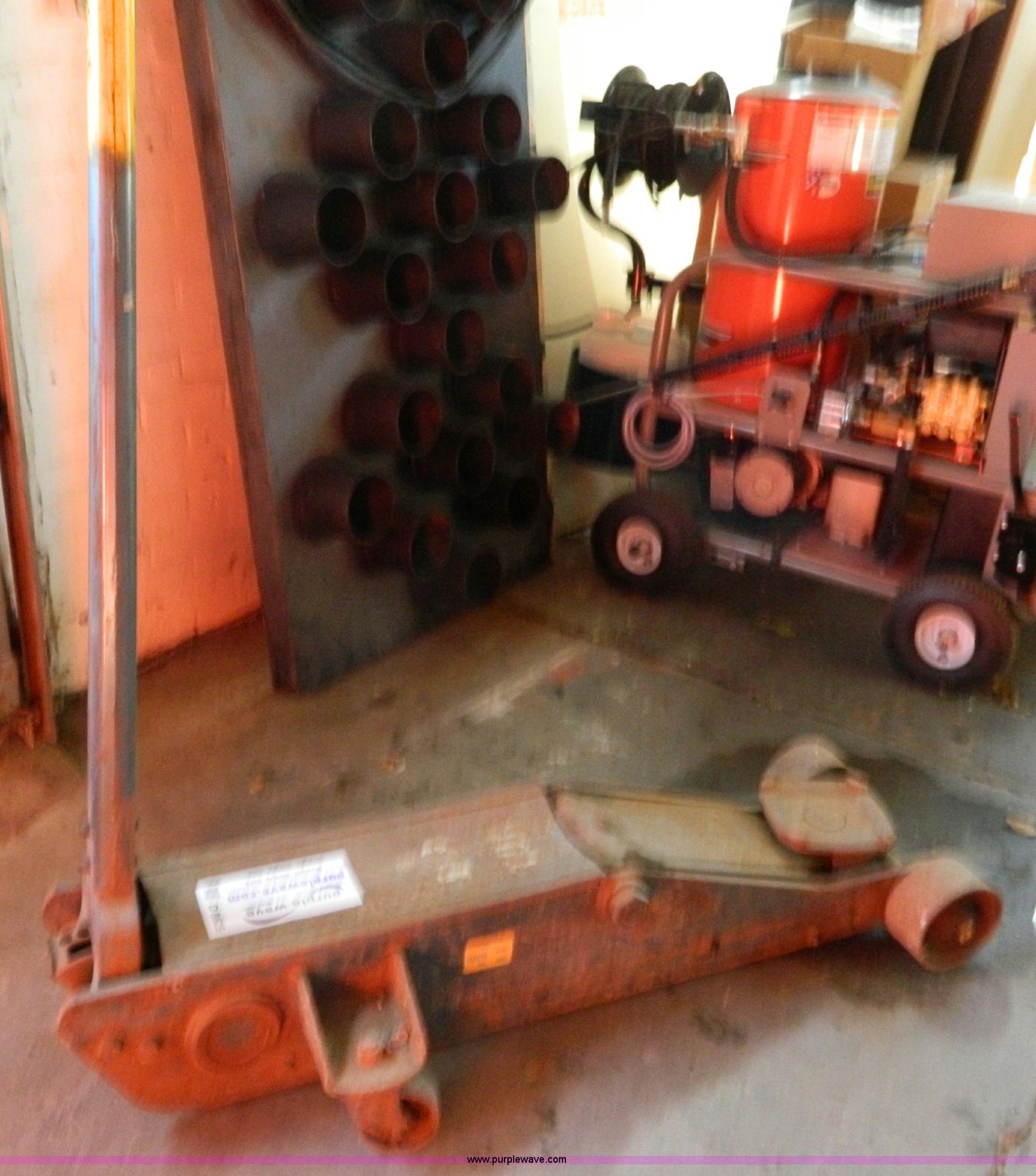 Walker 10 ton hydraulic floor jack in Norton, KS Item D8825 sold