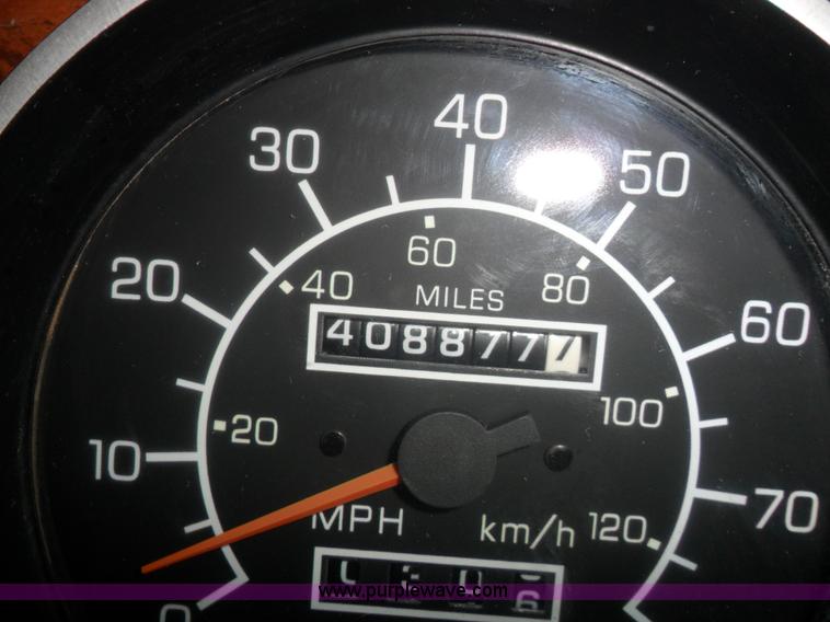 image for item A1932 1999 Kenworth T800 semi