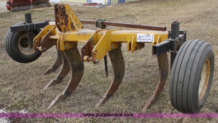 image for item A6734 Landoll 600 five shank ripper