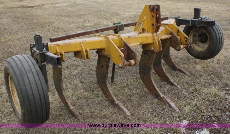 image for item A6734 Landoll 600 five shank ripper