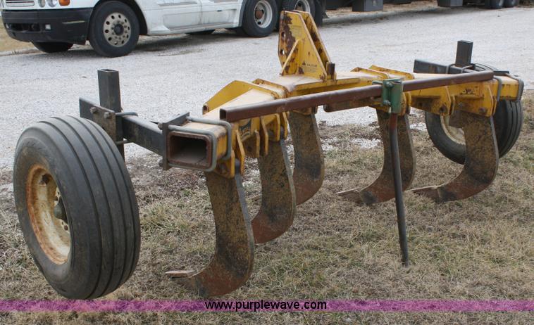 image for item A6734 Landoll 600 five shank ripper