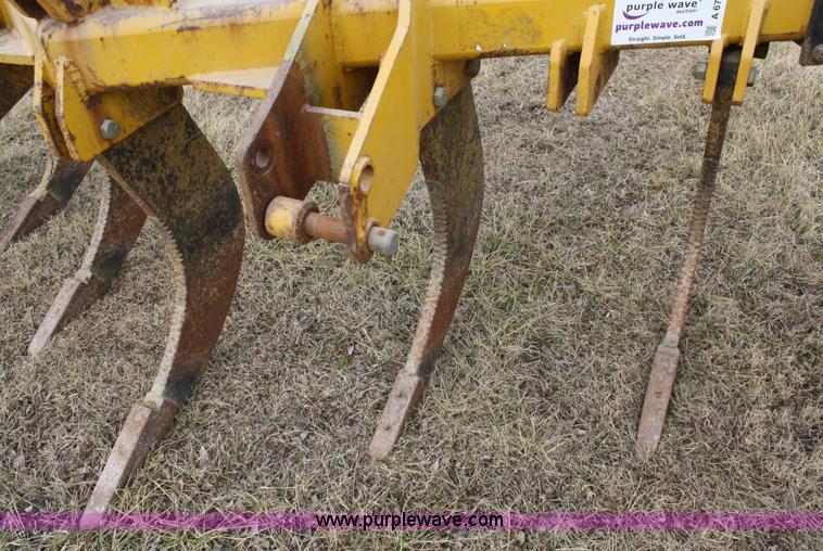 image for item A6734 Landoll 600 five shank ripper