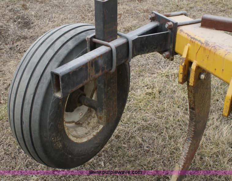 image for item A6734 Landoll 600 five shank ripper