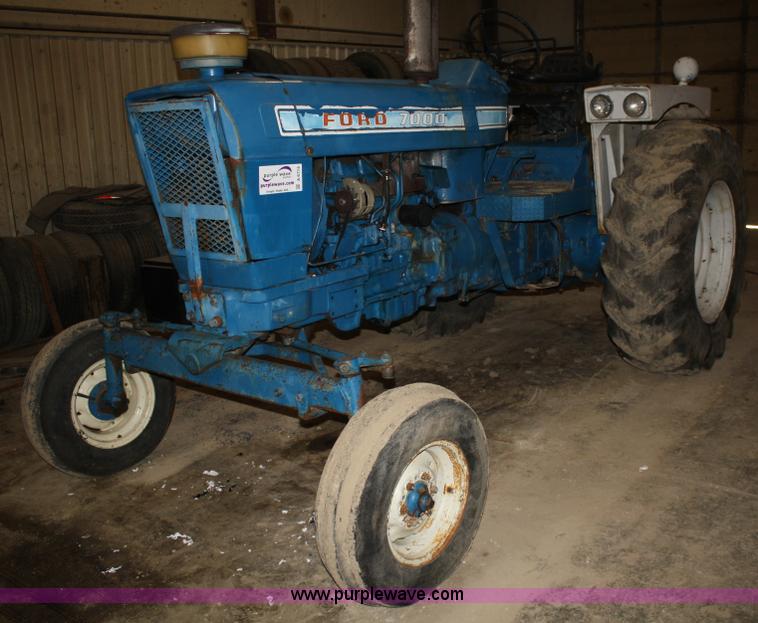 image for item A6774 1971 Ford 7000 tractor
