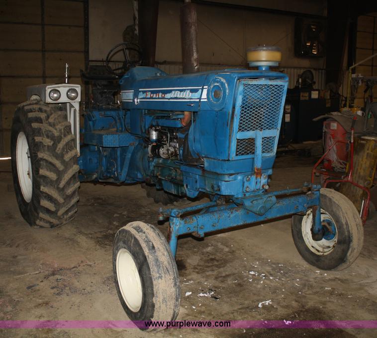 image for item A6774 1971 Ford 7000 tractor