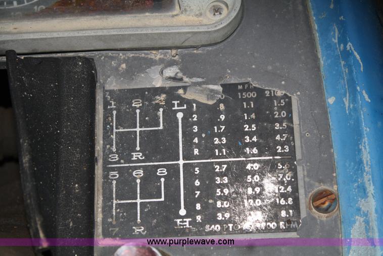 image for item A6774 1971 Ford 7000 tractor