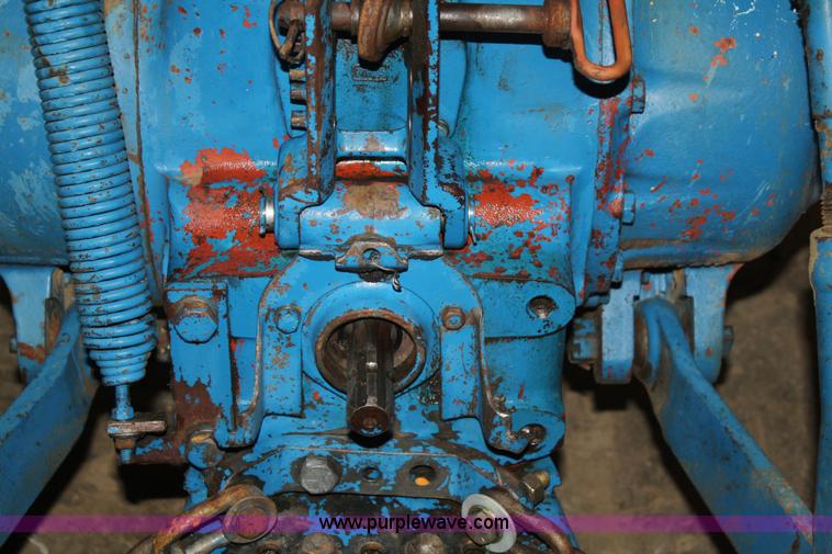 image for item A6774 1971 Ford 7000 tractor