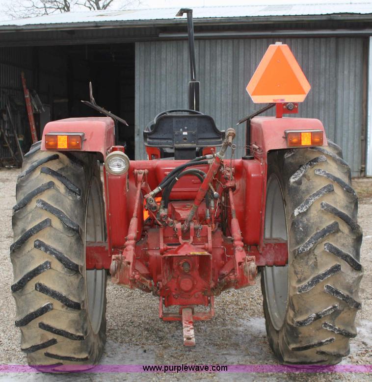image for item A6997 1982 International 684 tractor